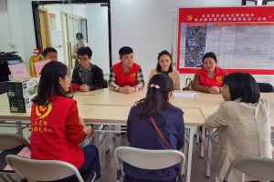 濃濃關(guān)愛暖人心，歡創(chuàng)集團(tuán)黨支部慰問(wèn)困難單親家庭